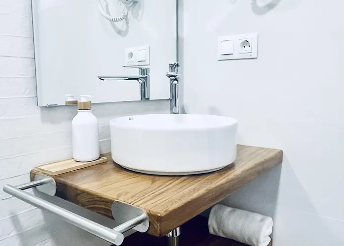 Lar De Canedo Aparthotel