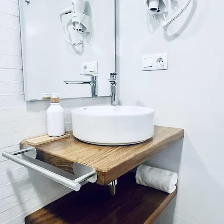 Lar De Canedo 公寓式酒店